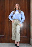 Camicia a righe azzurra con ricamo